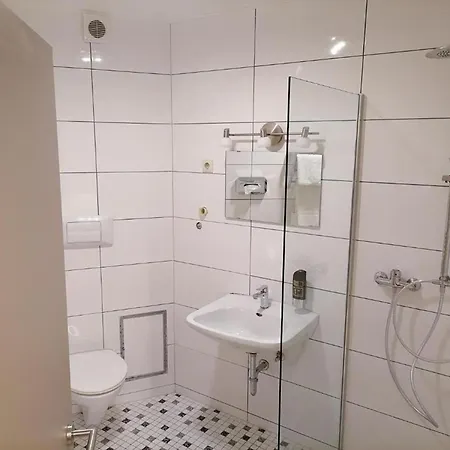 In Guest - Serene Retreat In Cozy Guest With 1500m Grounds Penzion Bad Salzuflen